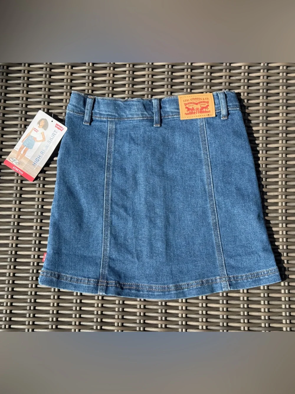 Levi's High Rise Skirt - Size 8 - NWT
